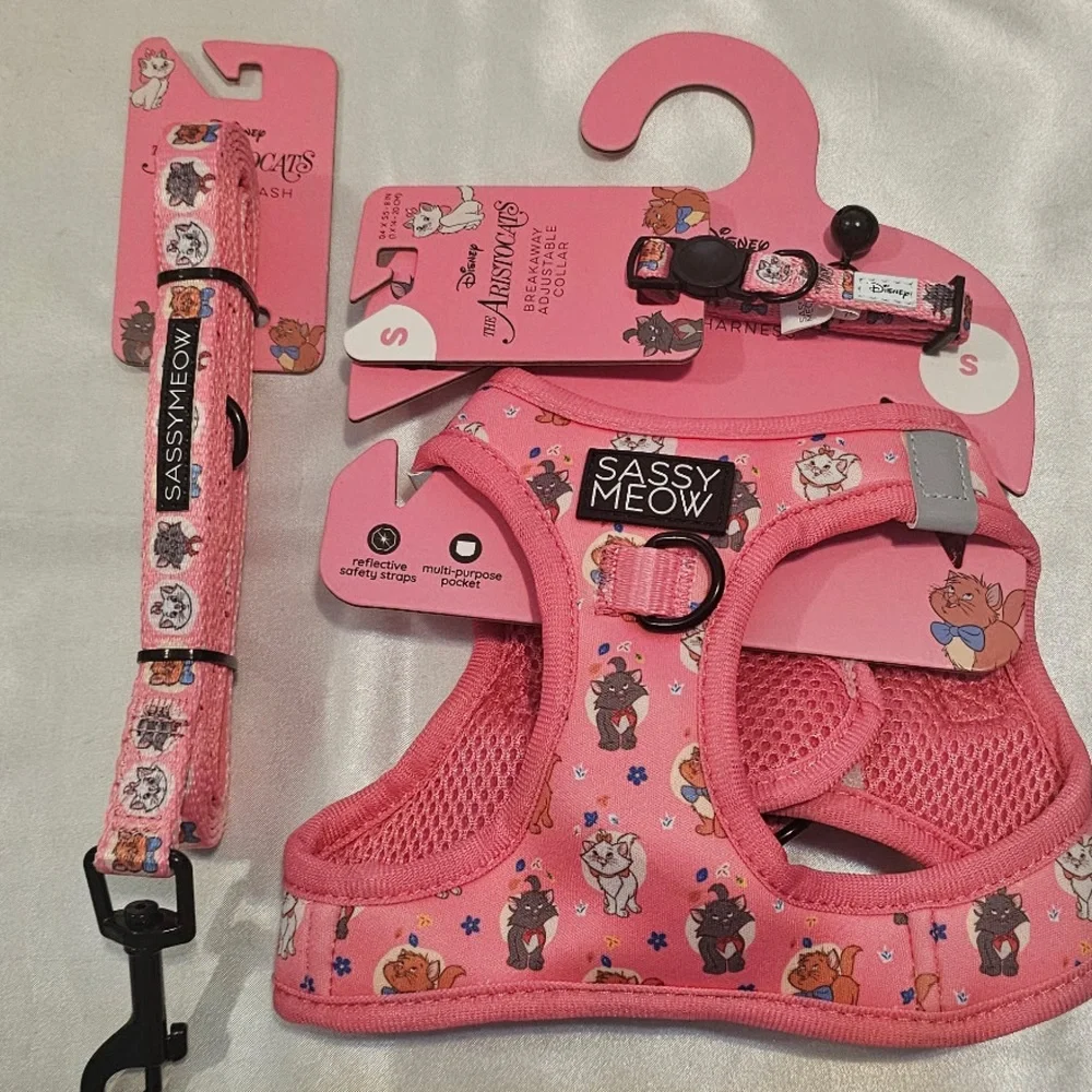 Disney Sassy Meow Pink Aristocats Harness, Collar and Leash Set (S)